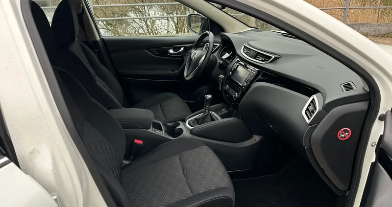 Nissan Qashqai cena 57900 przebieg: 120000, rok produkcji 2017 z Wrocław małe 562